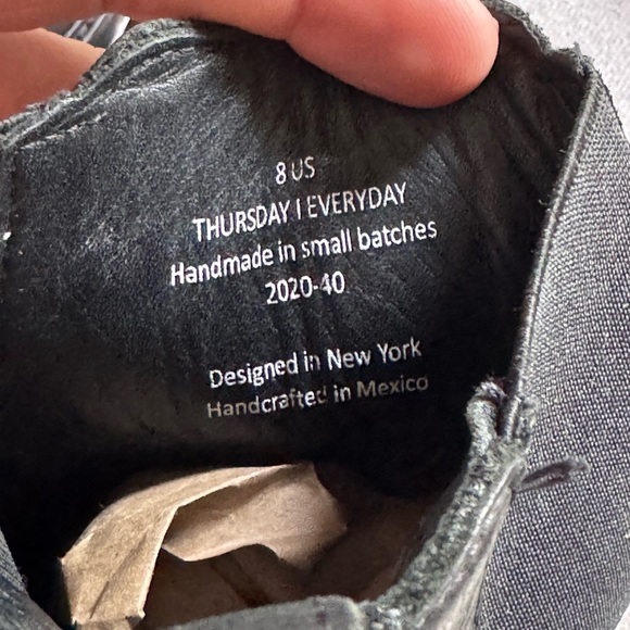 Thursday Boot Company Black Matte Chelsea Chunky Heel Leather Boots Size 8 Women - Picture 8 of 8